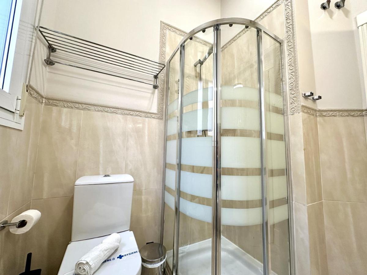 Urbe10 Pries Suite Malaga Bagian luar foto