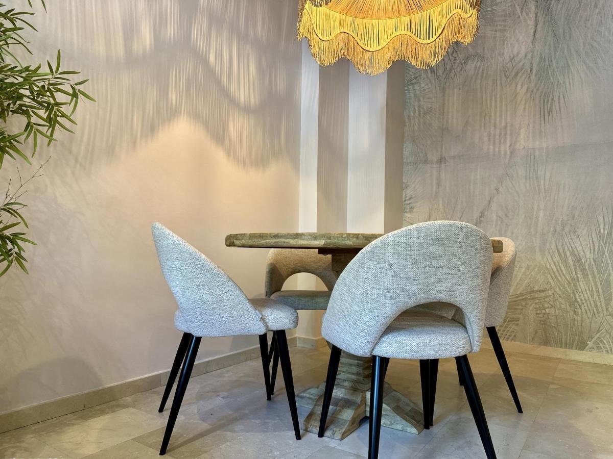 Urbe10 Pries Suite Malaga Bagian luar foto