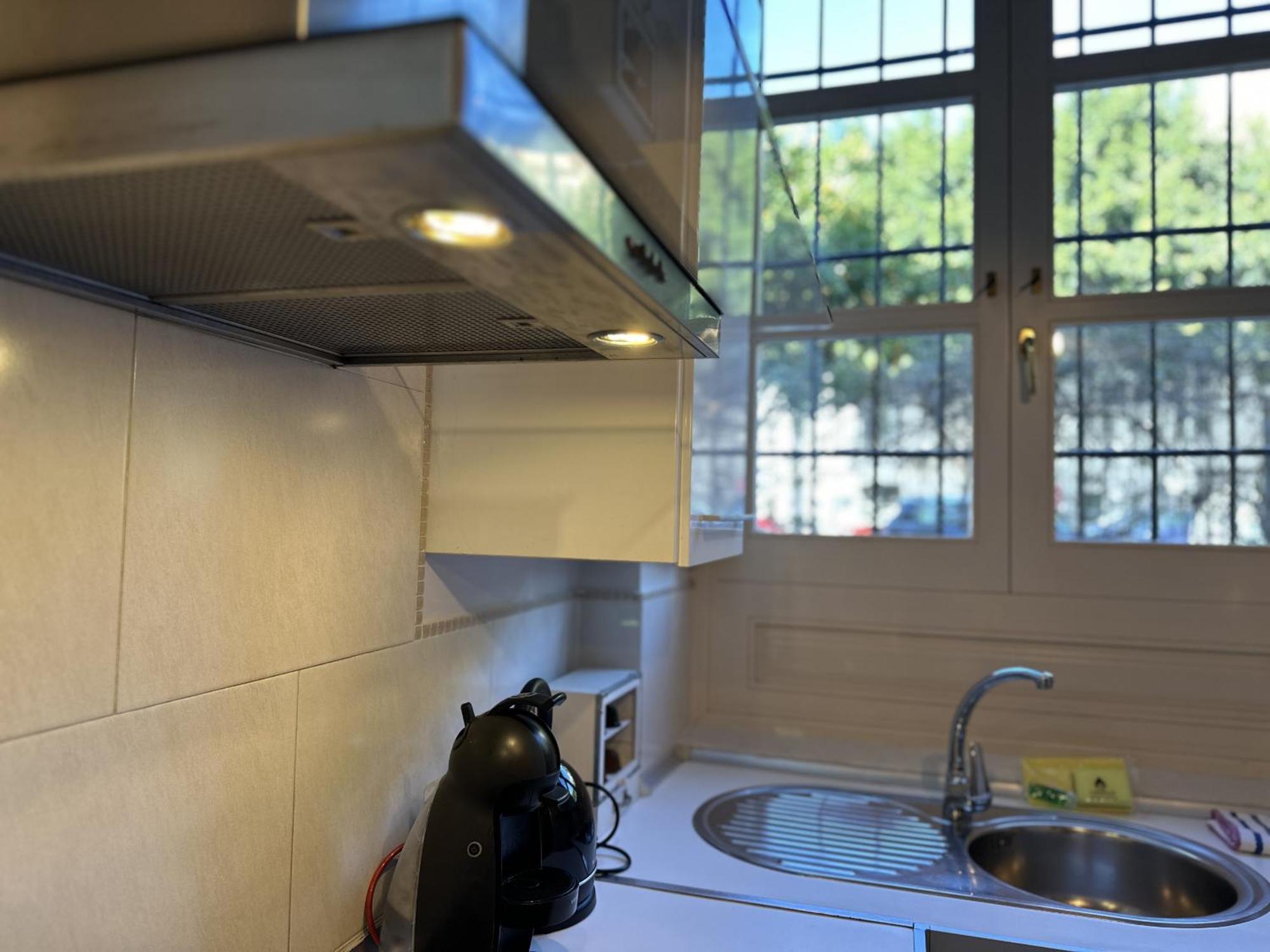 Urbe10 Pries Suite Malaga Bagian luar foto