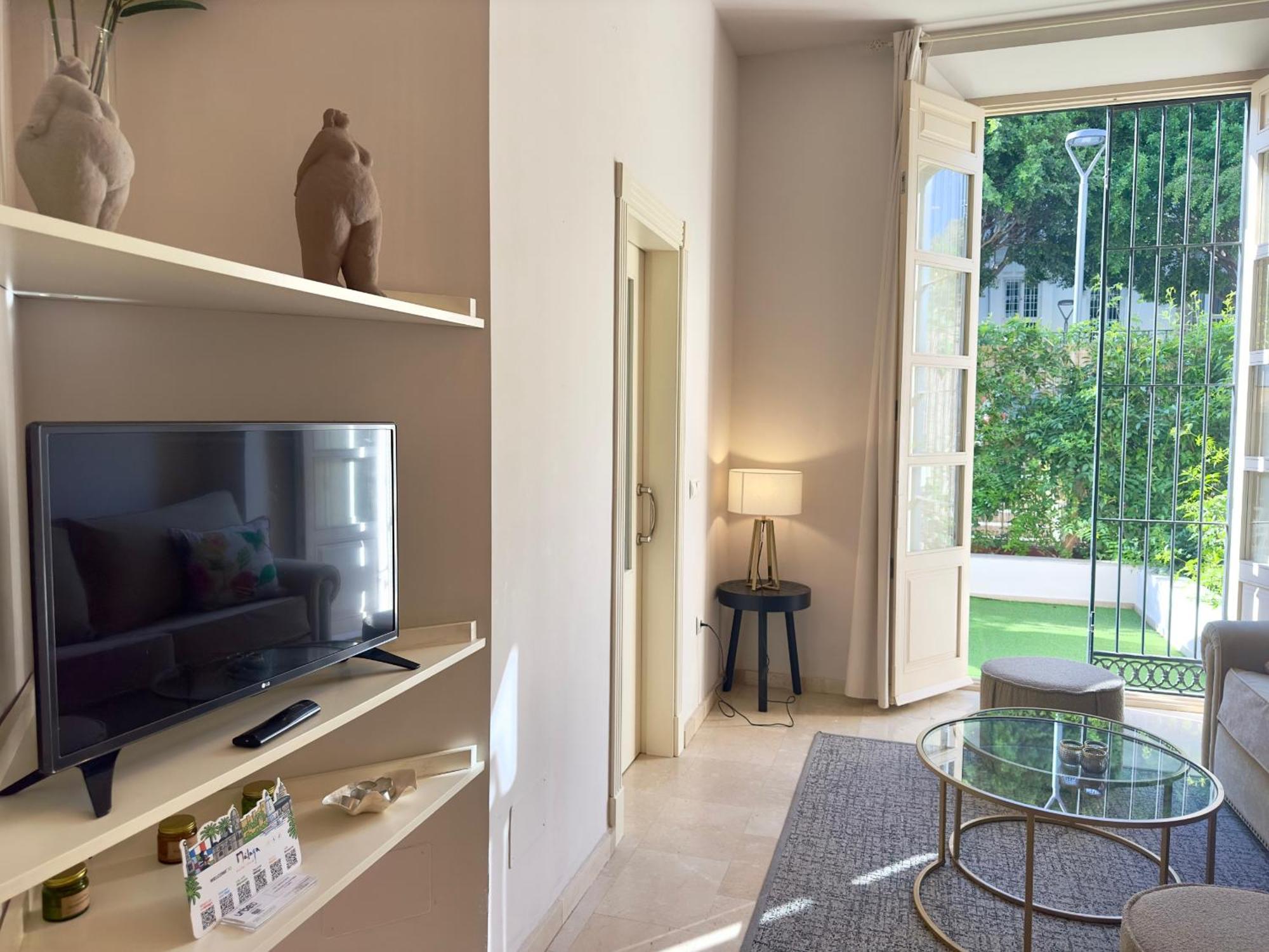 Urbe10 Pries Suite Malaga Bagian luar foto