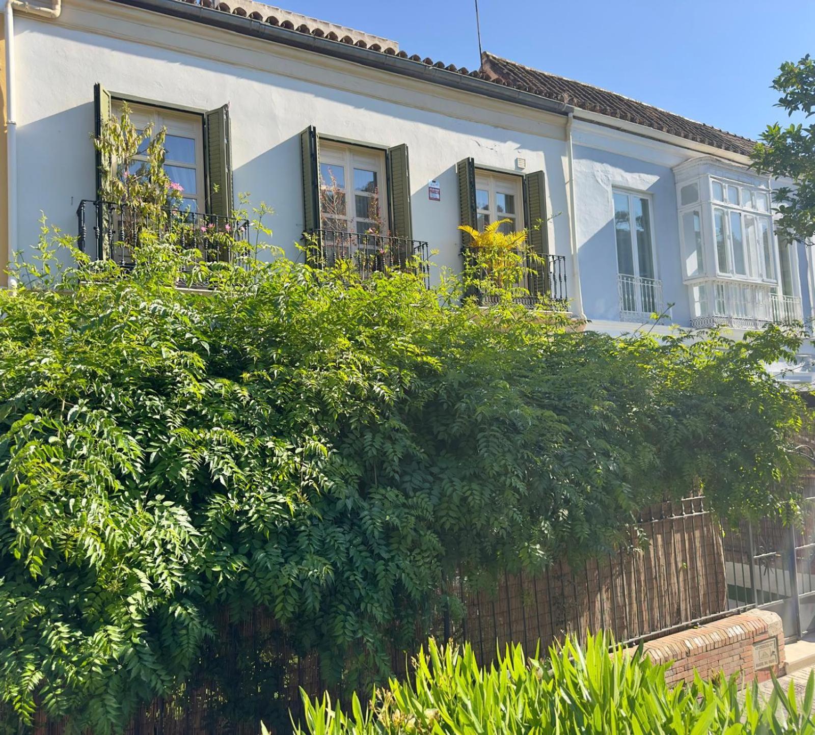 Urbe10 Pries Suite Malaga Bagian luar foto